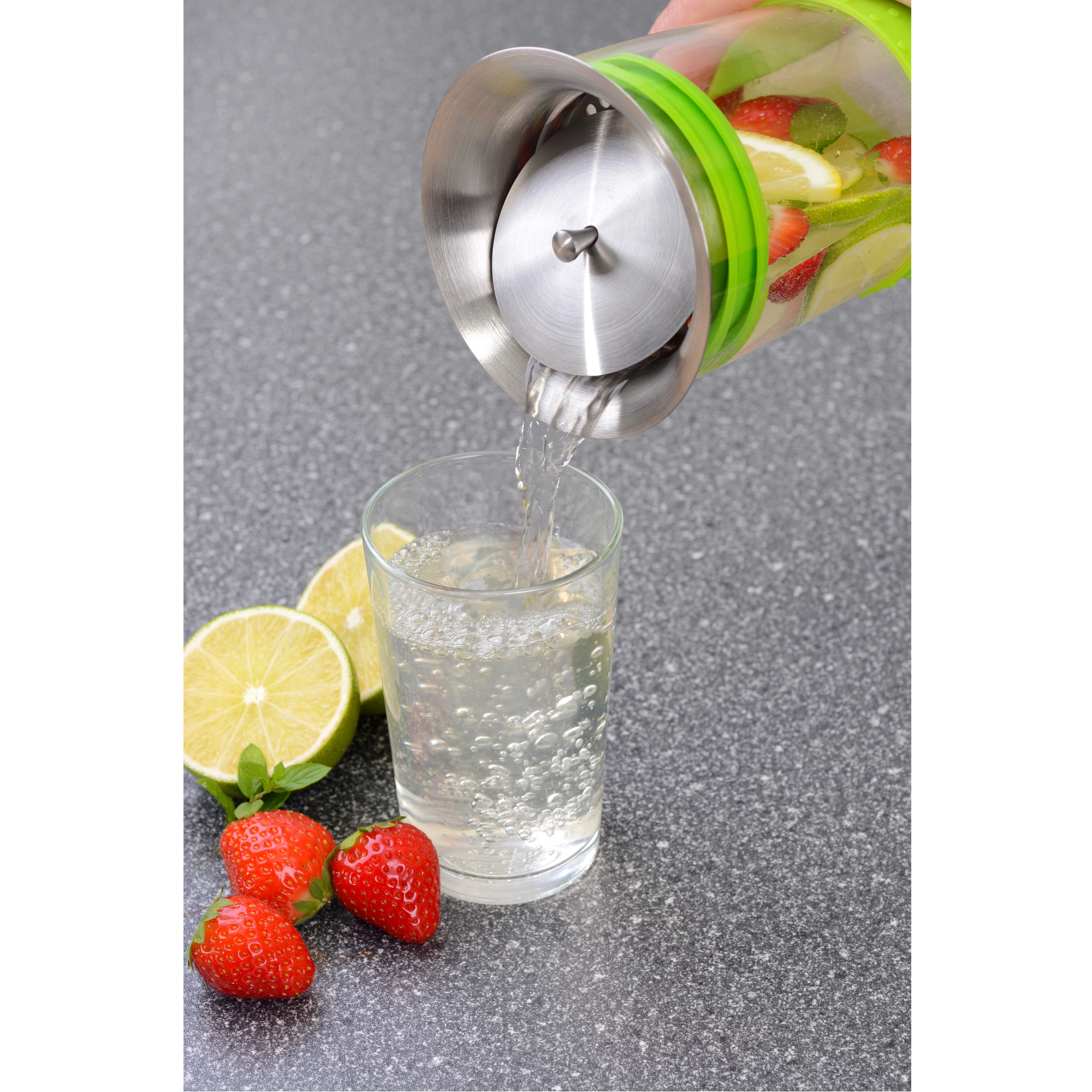Glas-Karaffe mit Silikonmanschette, grün